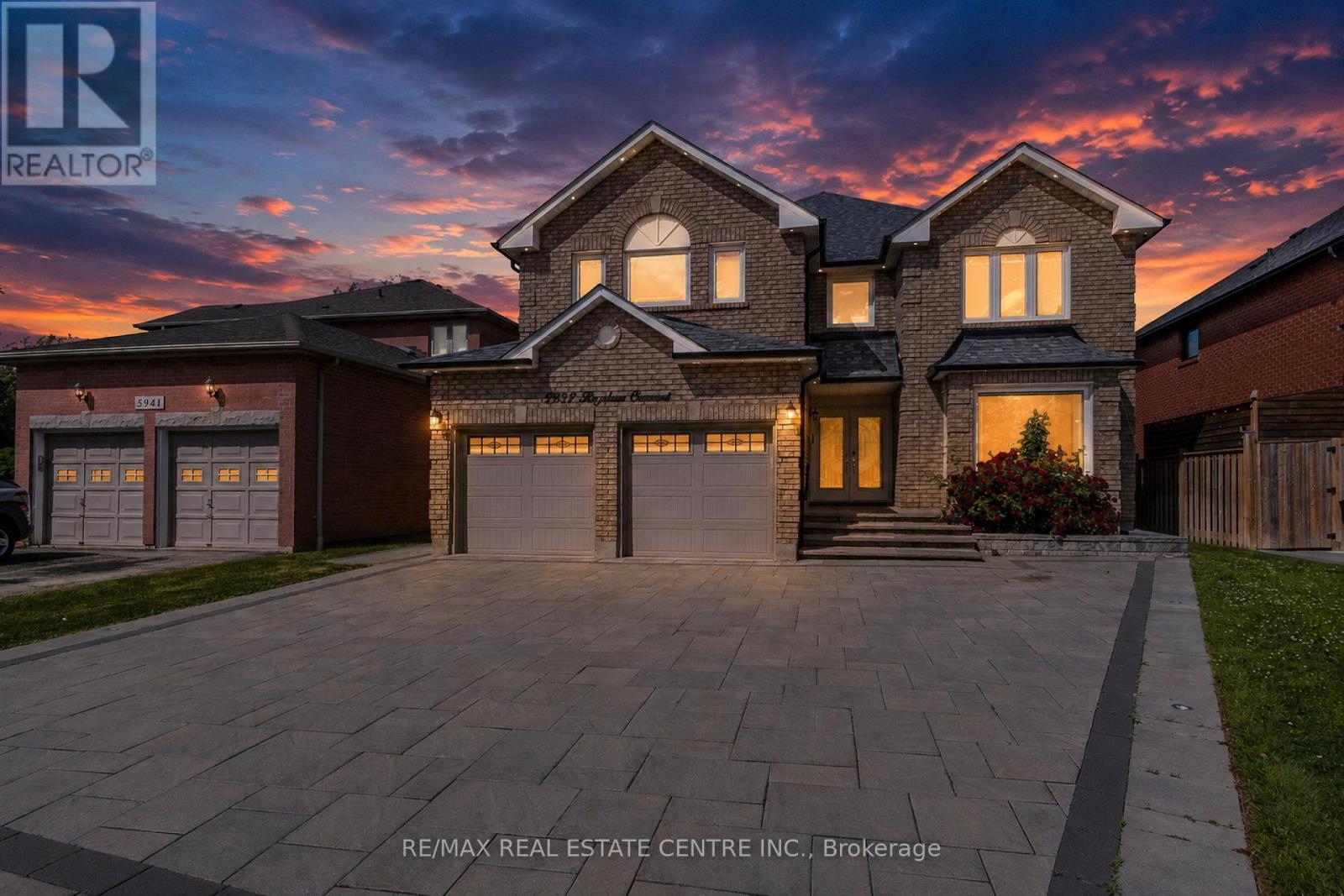 5937 Rayshaw Crescent, Mississauga, Ontario  L5M 2P1 - Photo 2 - W13458142