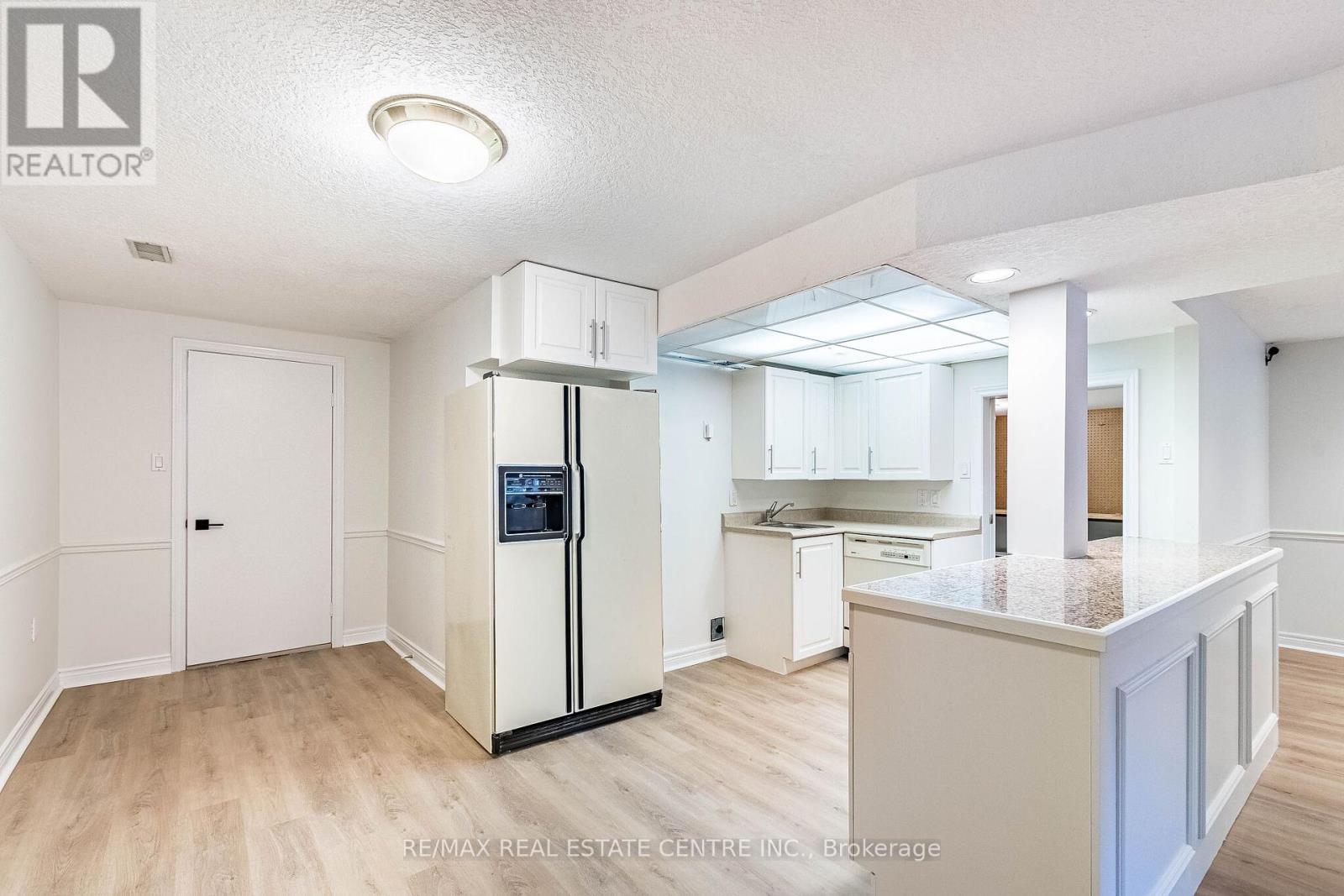 5937 Rayshaw Crescent, Mississauga, Ontario  L5M 2P1 - Photo 36 - W13458142