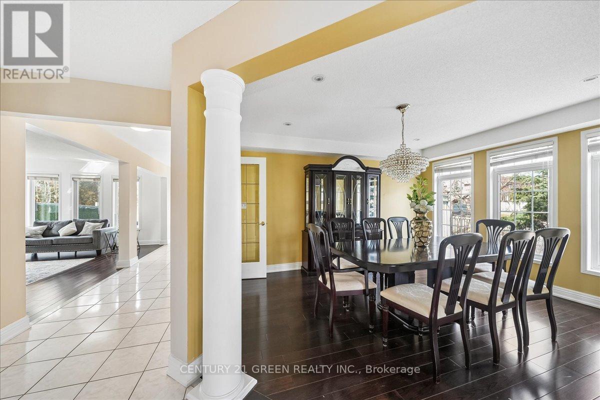 1031 Blueheron Boulevard, Mississauga, Ontario  L5V 2J8 - Photo 9 - W13458146