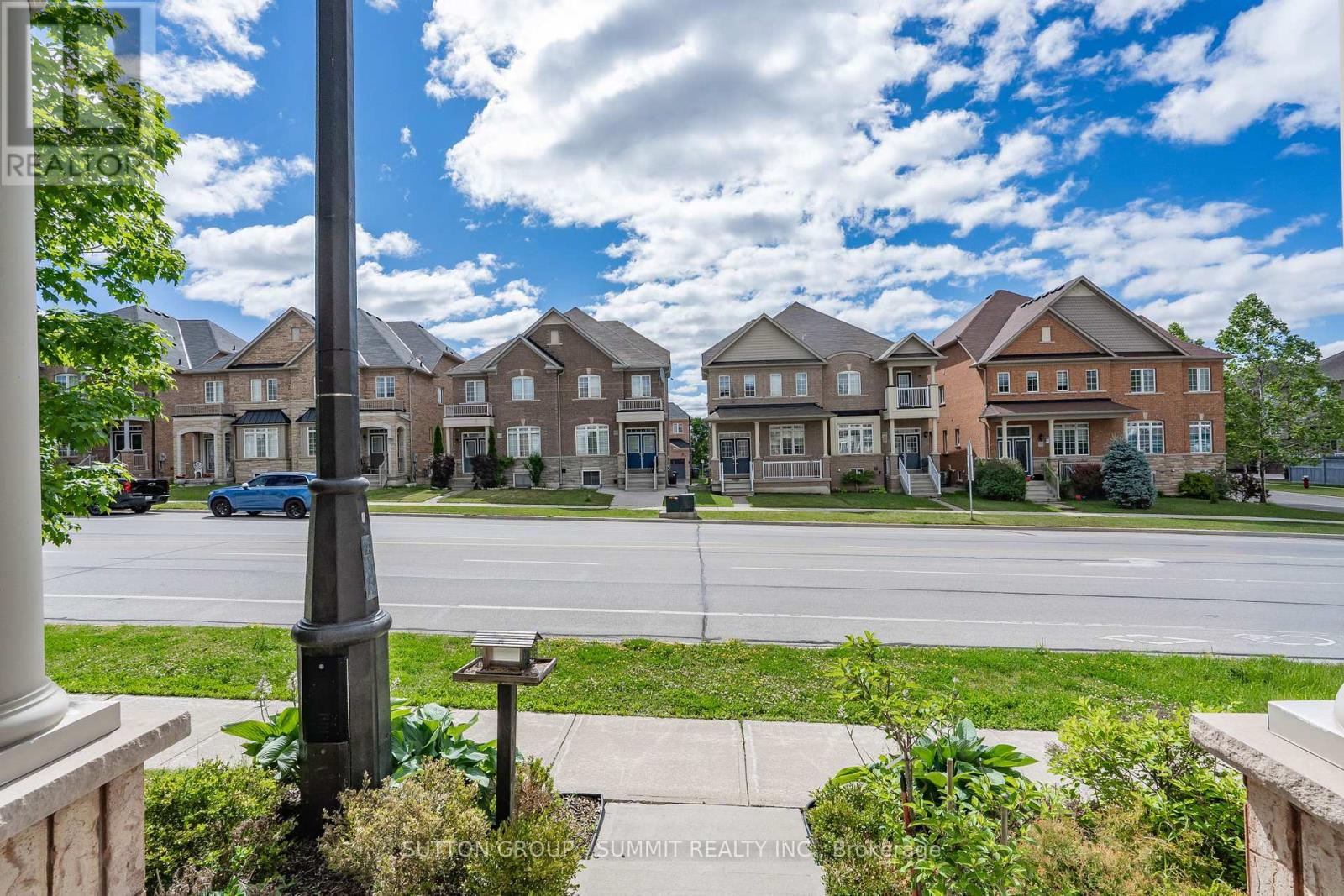 50 Bonnie Braes Drive, Brampton, Ontario  L6Y 0G8 - Photo 4 - W13458174