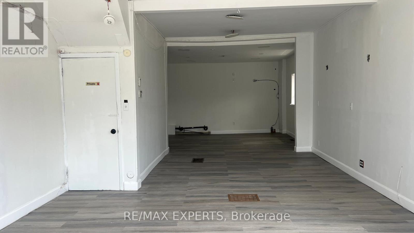 1335 Weston Road, Toronto, Ontario  M6M 4R7 - Photo 6 - W13458176