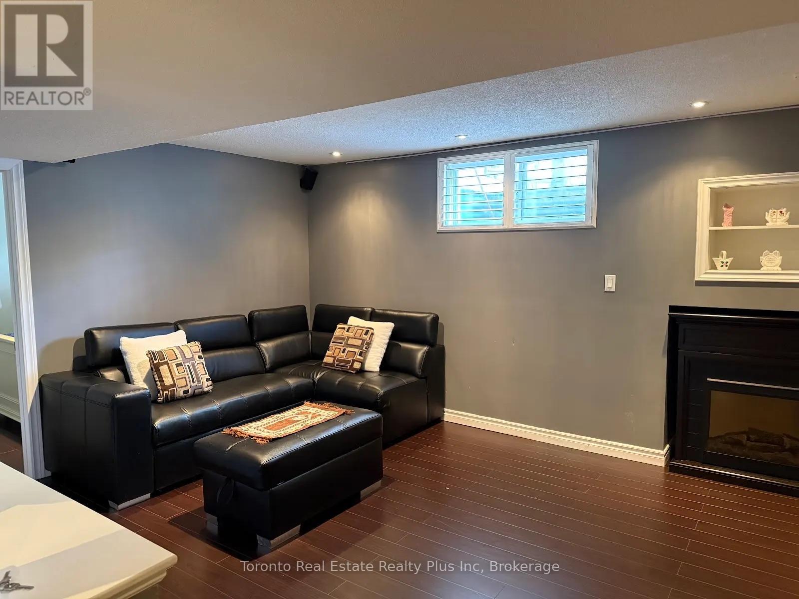 BSMT - 4 PADDINGTON ROAD, Brampton, Ontario
