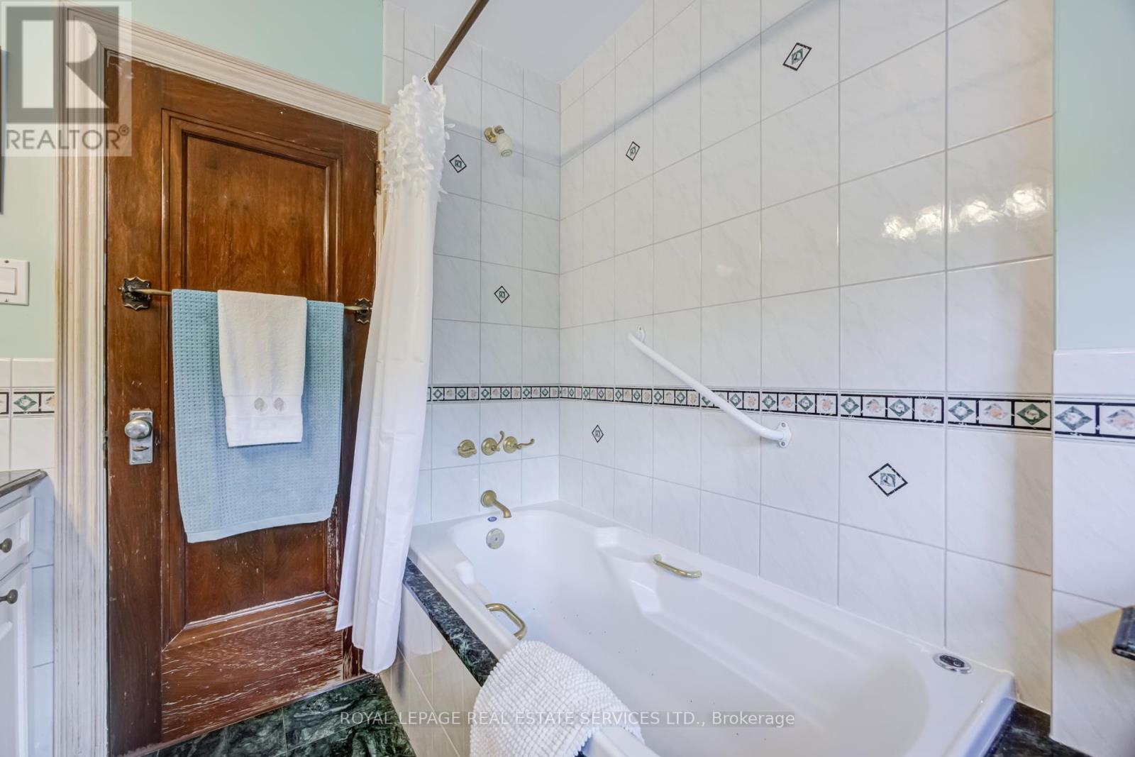 51 Halford Avenue, Toronto, Ontario  M6S 4E9 - Photo 25 - W13458368