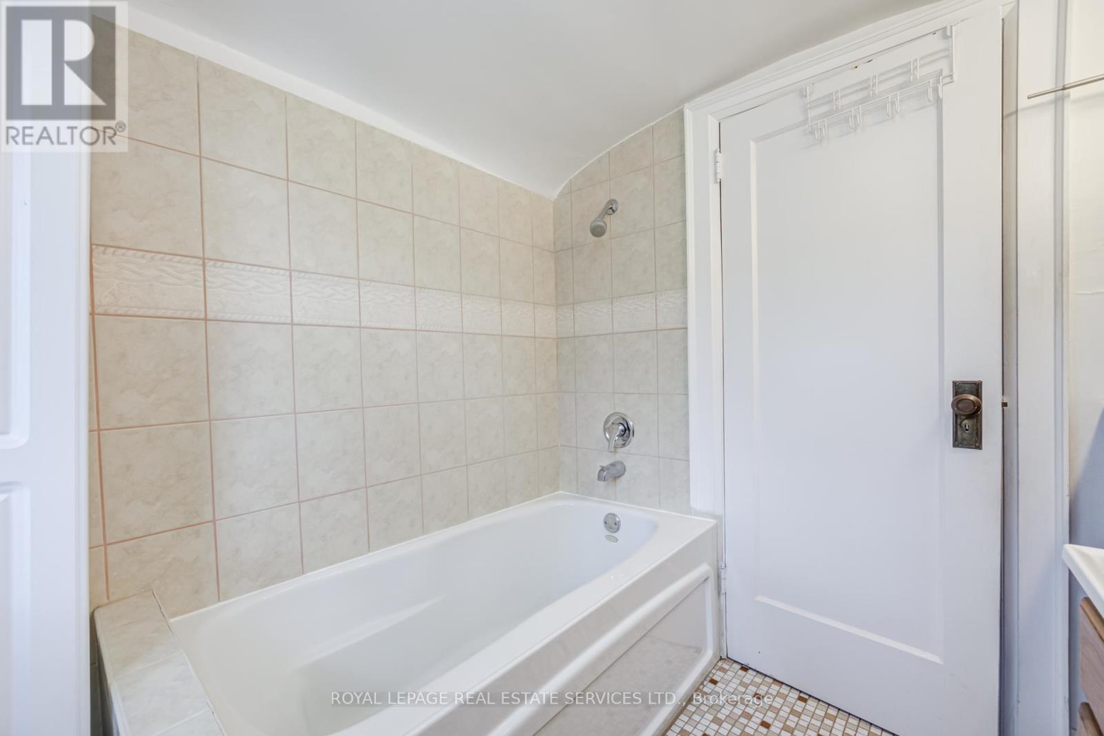 51 Halford Avenue, Toronto, Ontario  M6S 4E9 - Photo 35 - W13458368