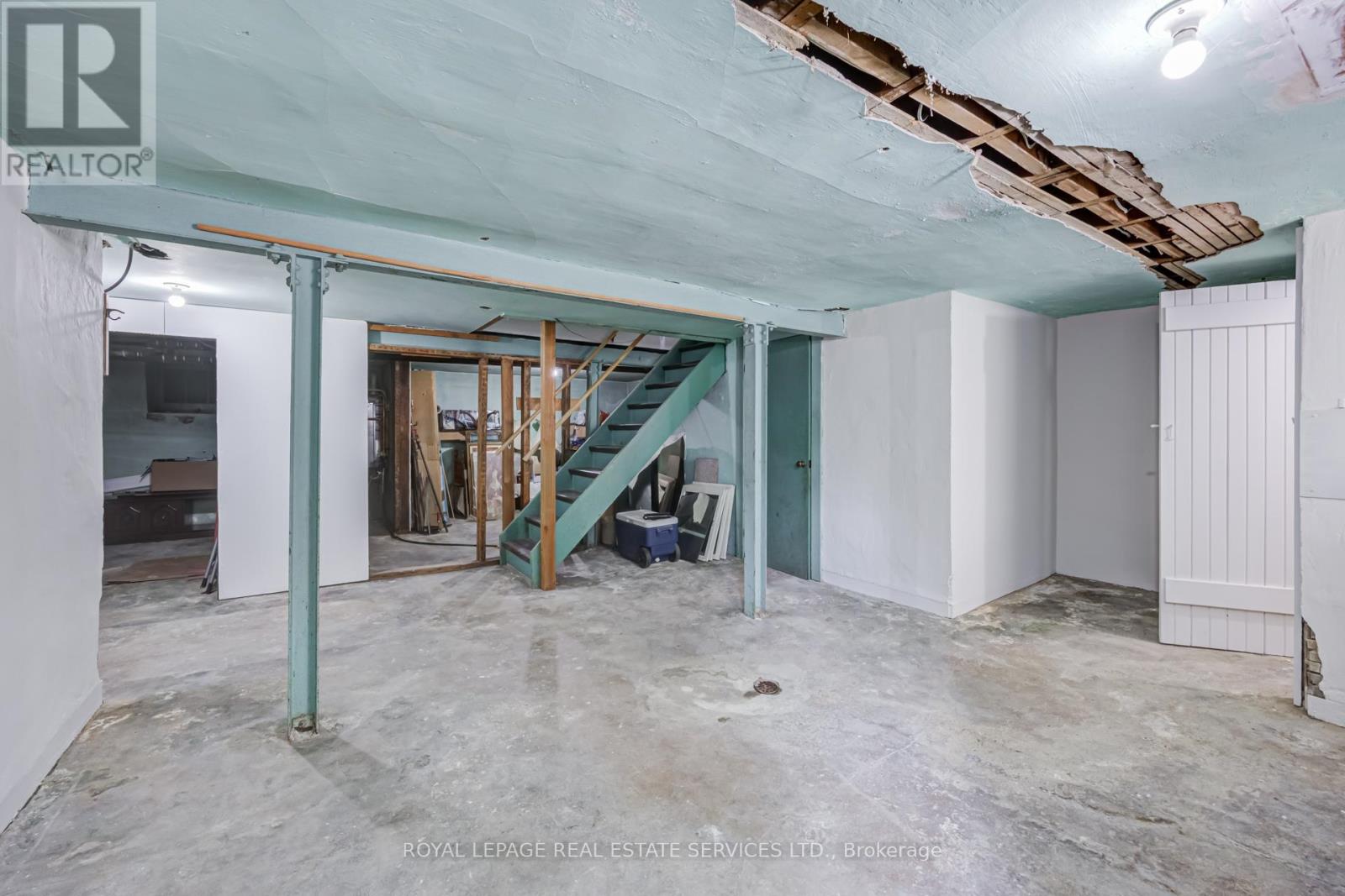51 Halford Avenue, Toronto, Ontario  M6S 4E9 - Photo 40 - W13458368