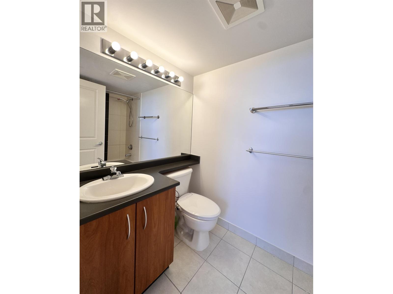 2409 3663 Crowley Drive, Vancouver, British Columbia  V5R 6H4 - Photo 13 - R3089375