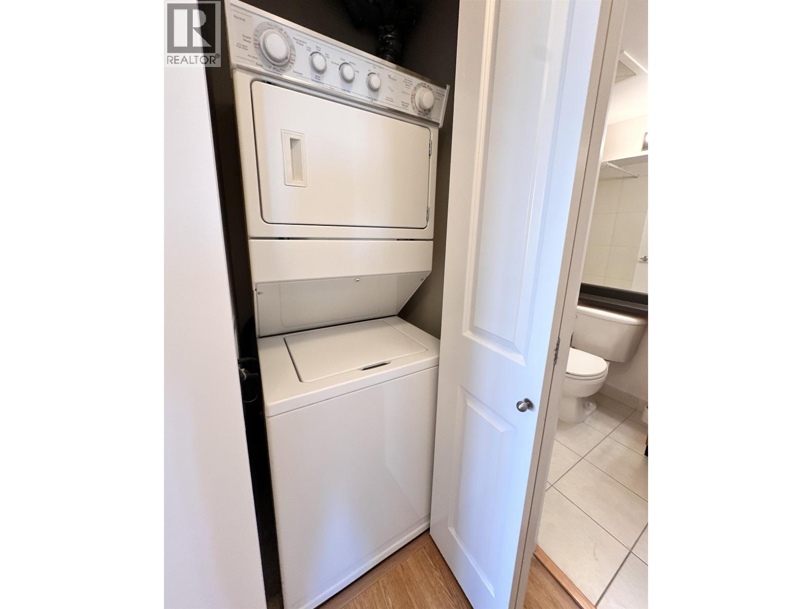 2409 3663 Crowley Drive, Vancouver, British Columbia  V5R 6H4 - Photo 11 - R3089375