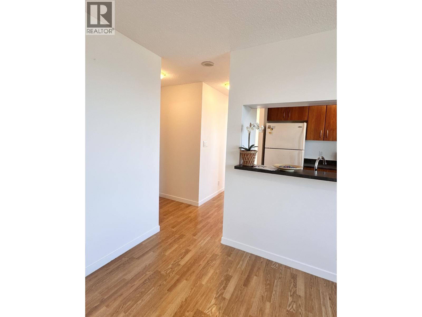 2409 3663 Crowley Drive, Vancouver, British Columbia  V5R 6H4 - Photo 10 - R3089375