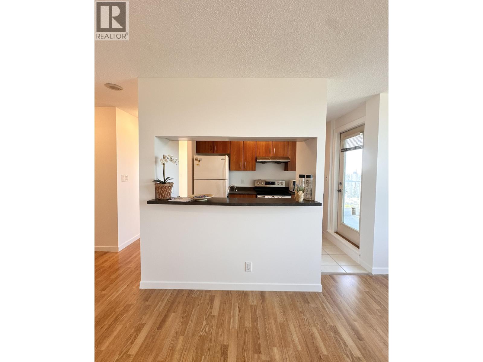2409 3663 Crowley Drive, Vancouver, British Columbia  V5R 6H4 - Photo 9 - R3089375