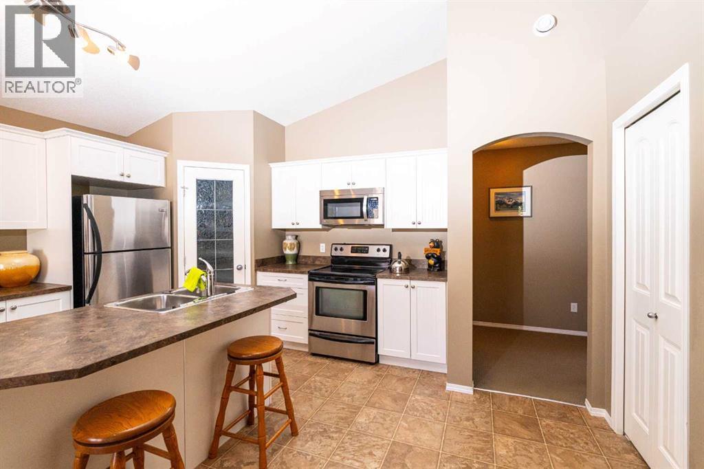 203, 11 Panatella Landing Nw, Calgary, Alberta  T3K 0K8 - Photo 9 - A2319198