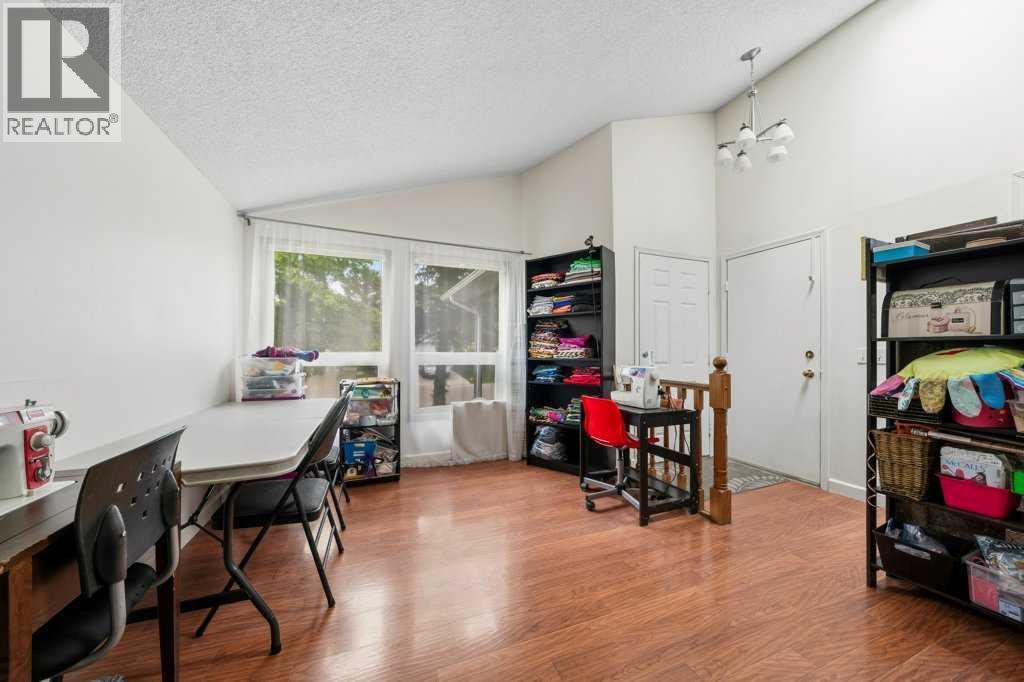 112 Cedargrove Way SW, Calgary, Alberta  T2W 4V2 - Photo 3 - A2320282