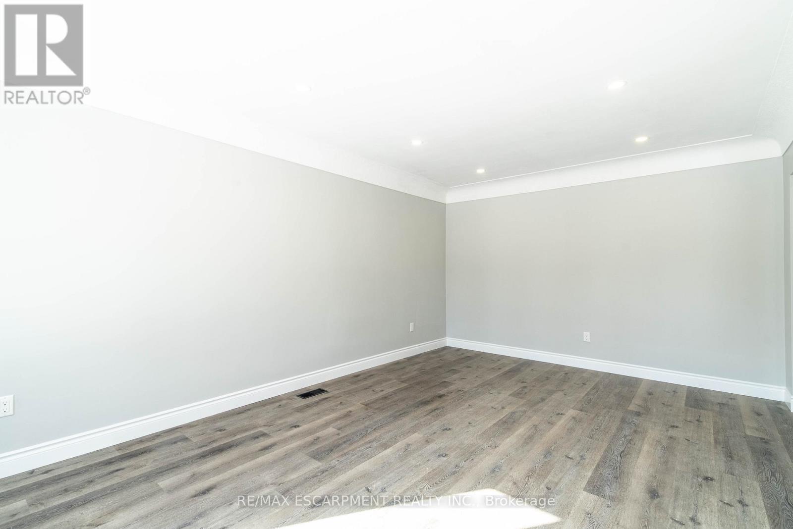 1 - 196 Upper Paradise Road, Hamilton, Ontario L9C 5B9 - Photo 8 - X13458202