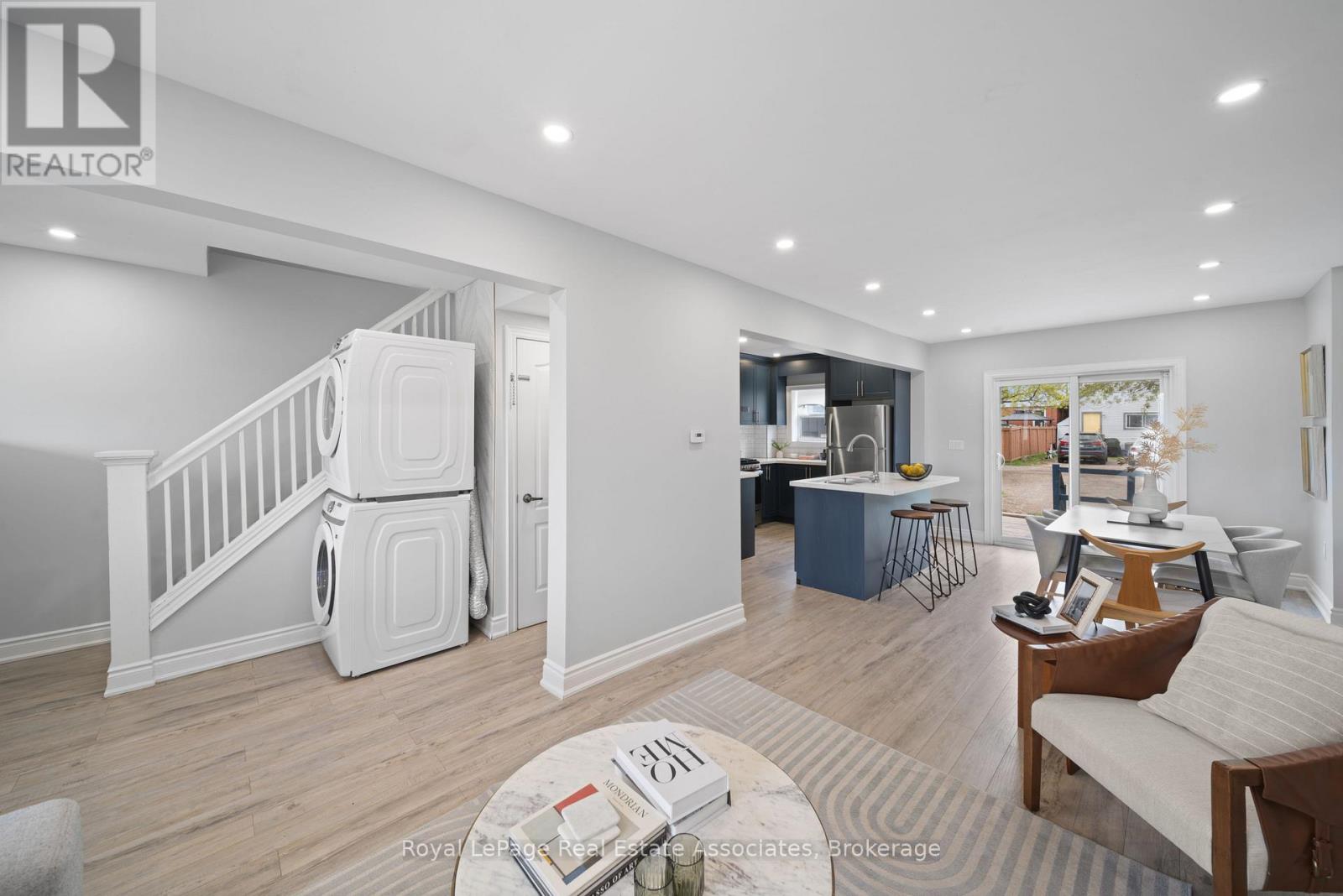 Upper - 305 Weir Street N, Hamilton, Ontario  L8H 5G4 - Photo 3 - X13458276