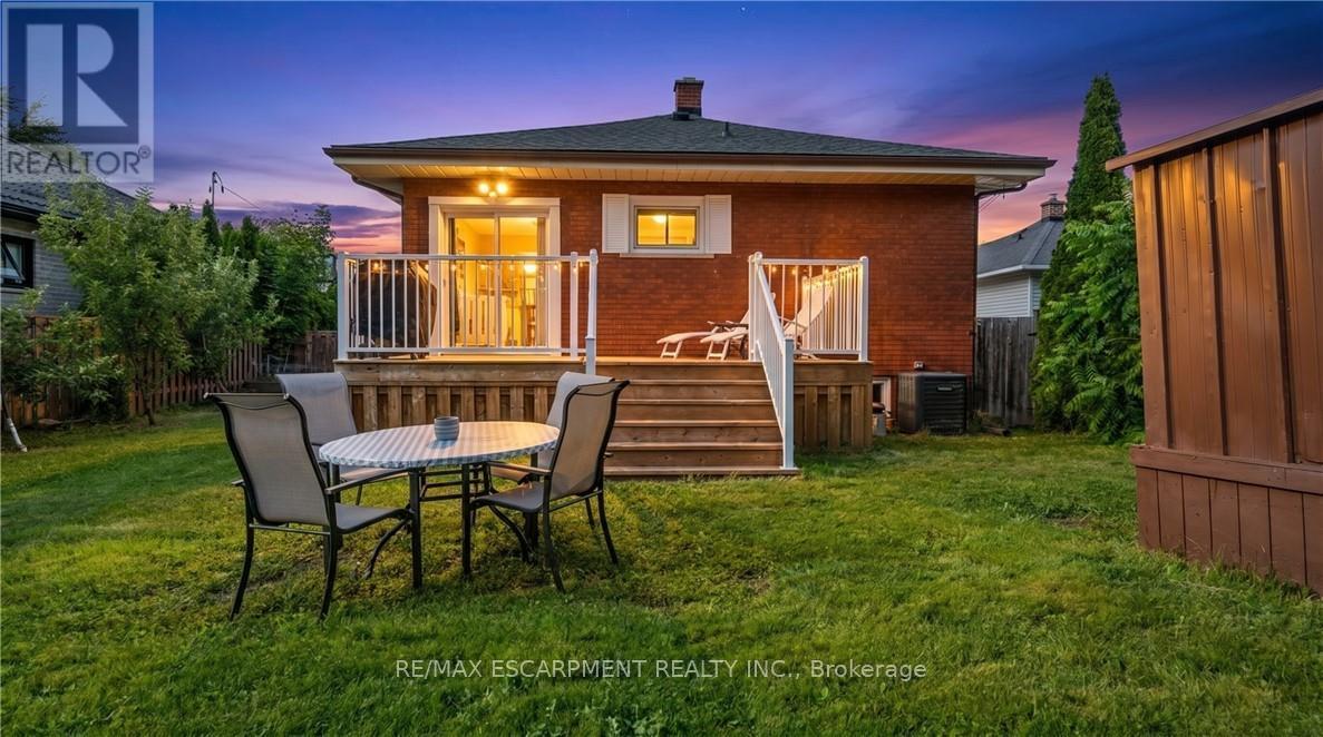 17 Alba Street, Hamilton, Ontario  L8G 1N9 - Photo 2 - X13458290