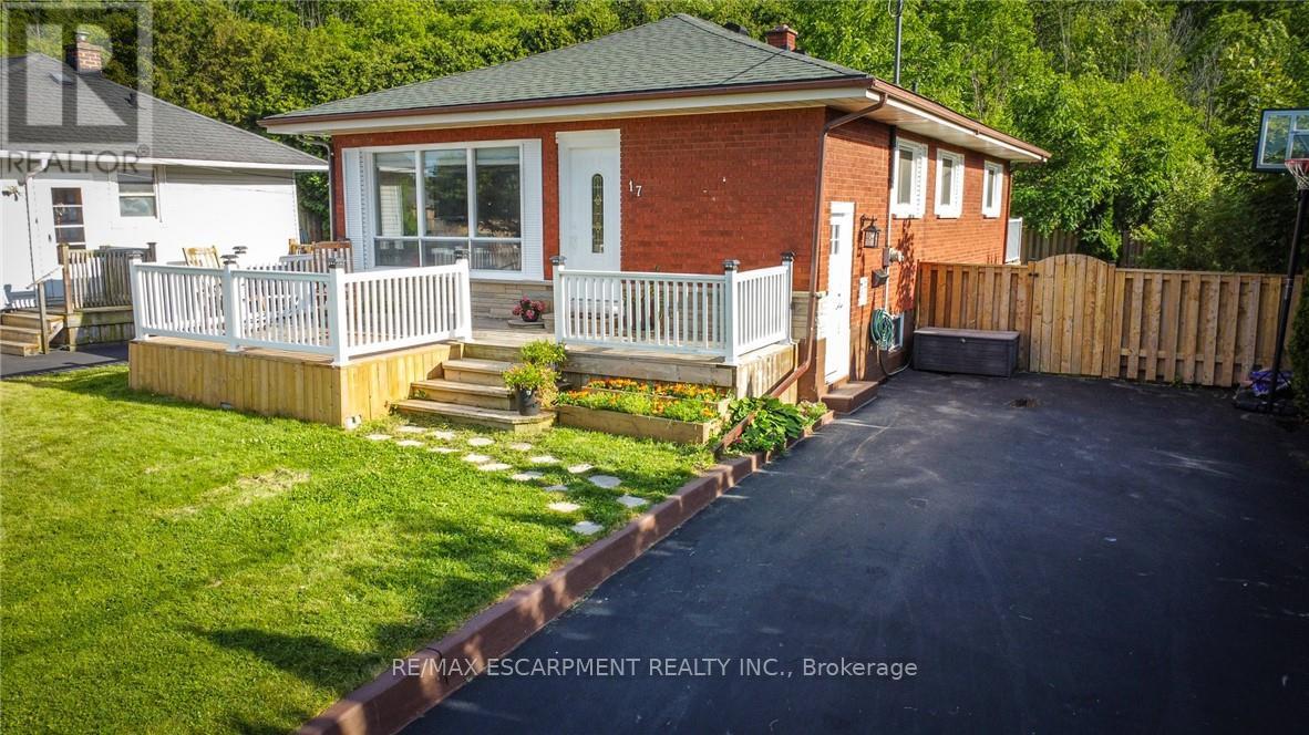 17 Alba Street, Hamilton, Ontario  L8G 1N9 - Photo 7 - X13458290