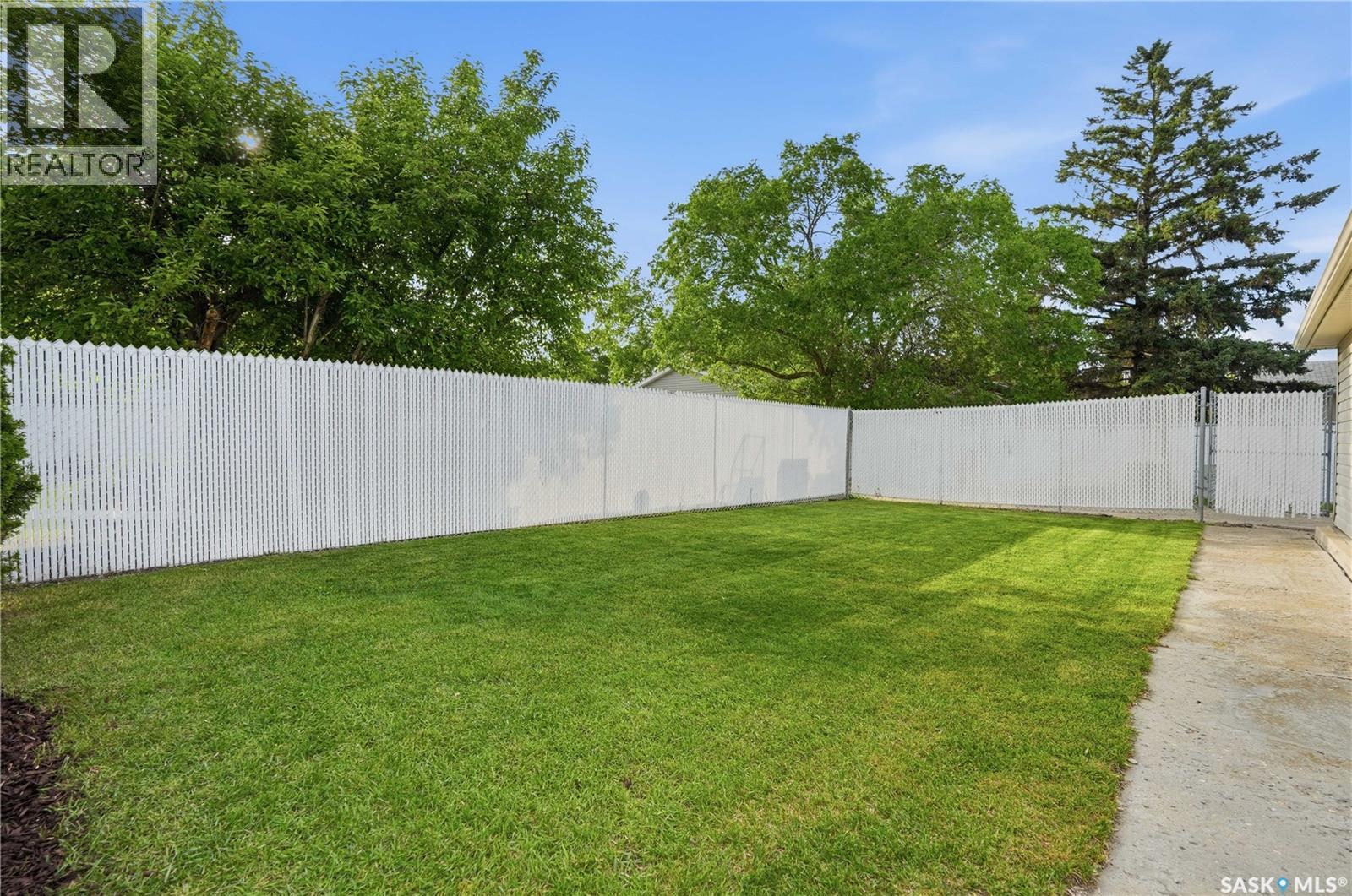 30 Straub Crescent, Regina, Saskatchewan  S4T 6S6 - Photo 42 - SK039645