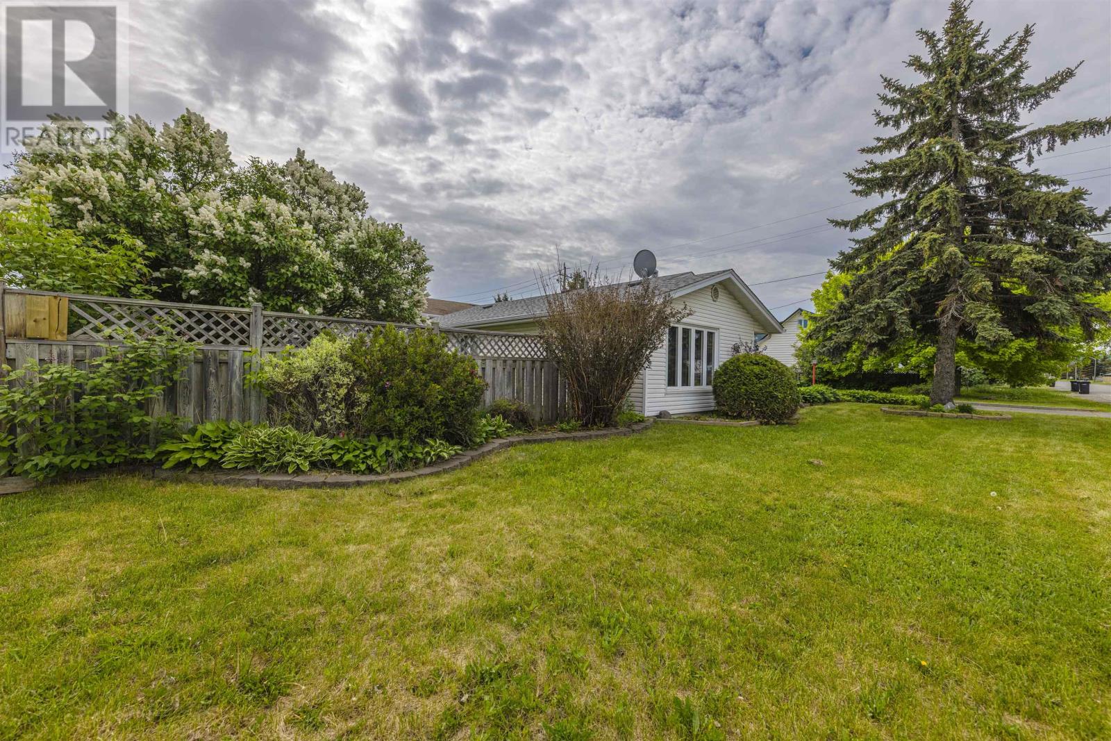 1106 Crawford Ave, Thunder Bay, Ontario  P7E 3C9 - Photo 7 - TB2601569