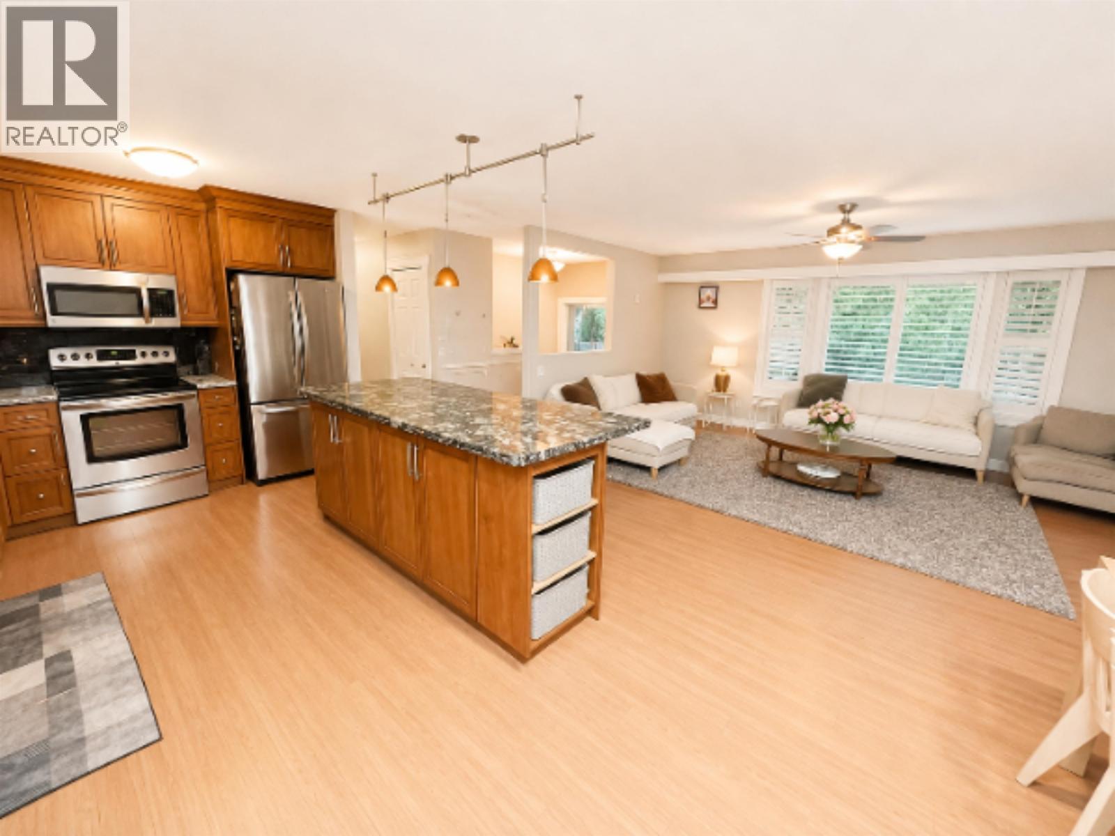 3370 Viewmount Drive, Port Moody, British Columbia  V3H 2M1 - Photo 3 - R3136063
