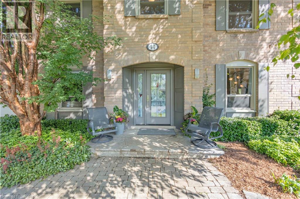 44 Hammill Court, Ancaster, Ontario  L9G 4L4 - Photo 3 - 40840855