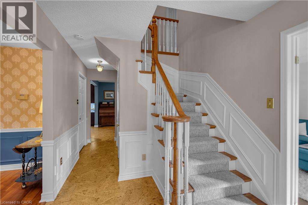 44 Hammill Court, Ancaster, Ontario  L9G 4L4 - Photo 5 - 40840855