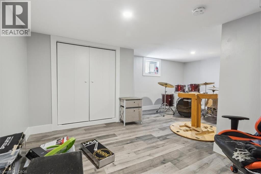 26 Vine Street S, St. Catharines, Ontario  L2R 3X8 - Photo 25 - 40840505