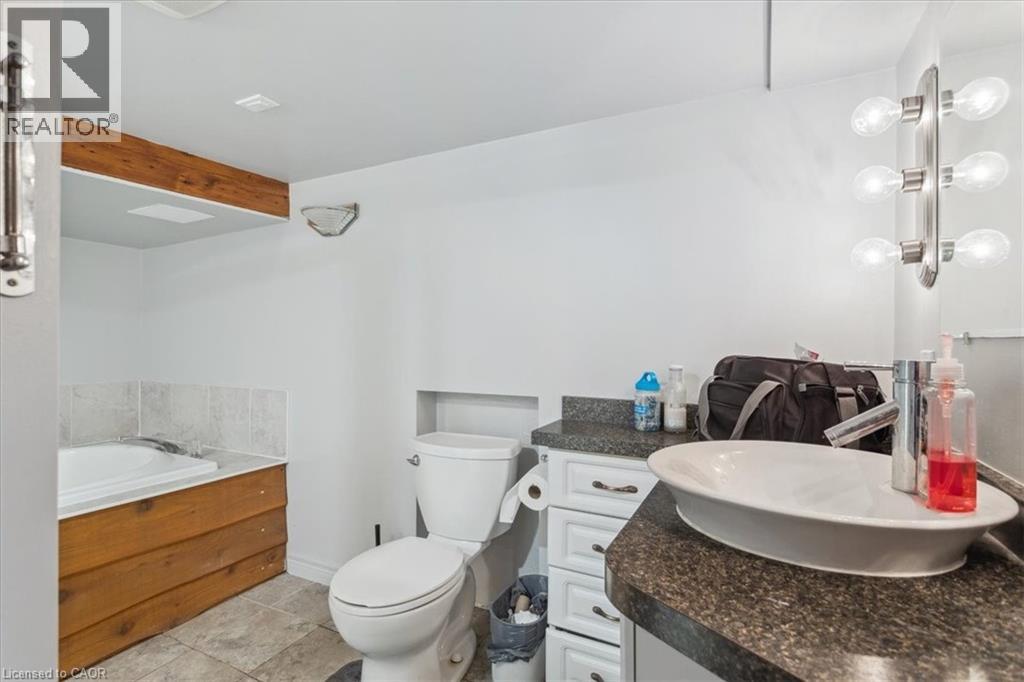 26 Vine Street S, St. Catharines, Ontario  L2R 3X8 - Photo 27 - 40840505