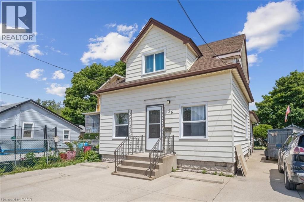 26 Vine Street S, St. Catharines, Ontario  L2R 3X8 - Photo 3 - 40840505