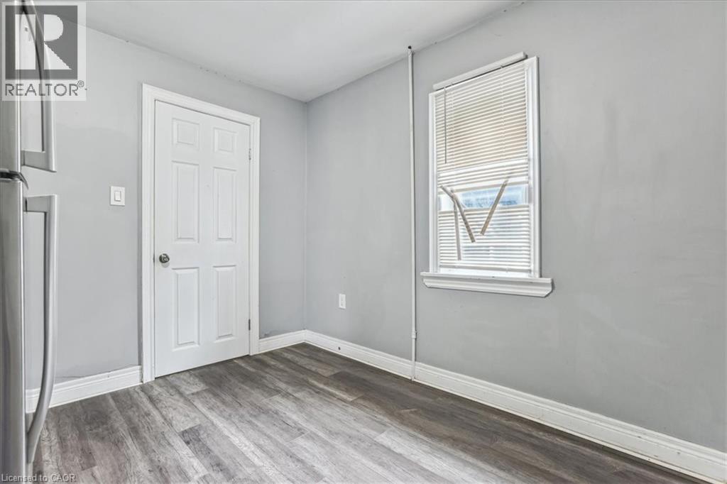 18 Linwood Street, St. Catharines, Ontario  L2R 1H3 - Photo 10 - 40840471