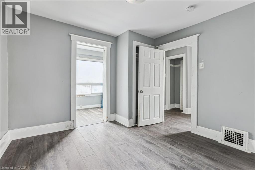 18 Linwood Street, St. Catharines, Ontario  L2R 1H3 - Photo 17 - 40840471
