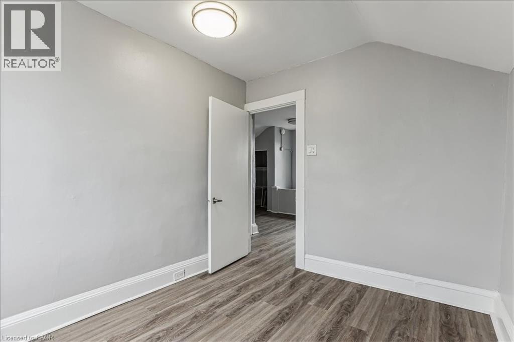 18 Linwood Street, St. Catharines, Ontario  L2R 1H3 - Photo 22 - 40840471