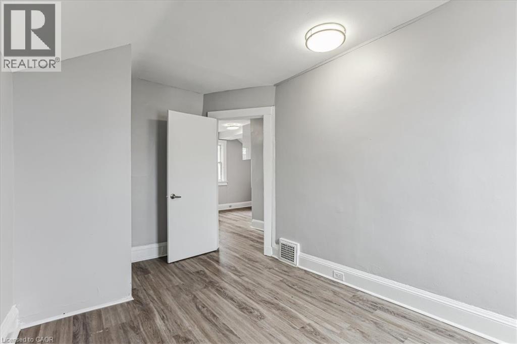 18 Linwood Street, St. Catharines, Ontario  L2R 1H3 - Photo 23 - 40840471