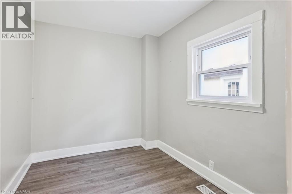 19 Seneca Street, St. Catharines, Ontario  L2R 2V1 - Photo 10 - 40840427