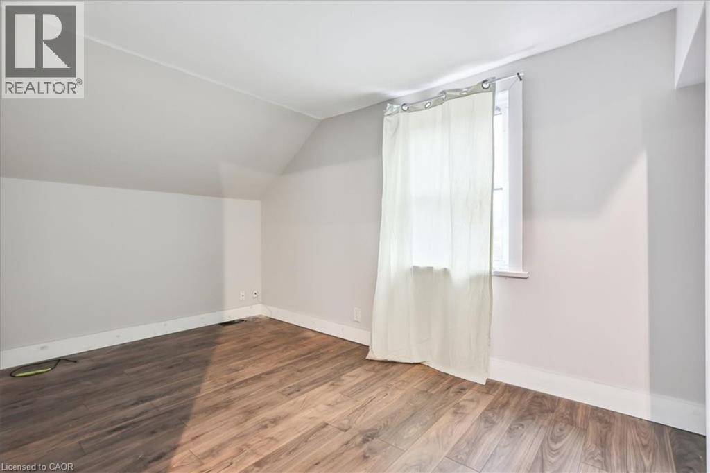 19 Seneca Street, St. Catharines, Ontario  L2R 2V1 - Photo 12 - 40840427