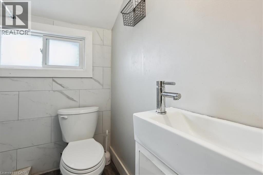 19 Seneca Street, St. Catharines, Ontario  L2R 2V1 - Photo 18 - 40840427
