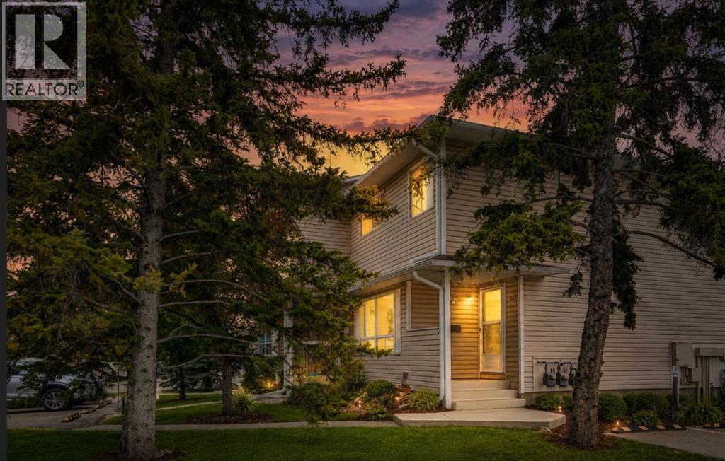 164 Woodsman Lane, Calgary, Alberta  T2W 4Z6 - Photo 4 - A2321633