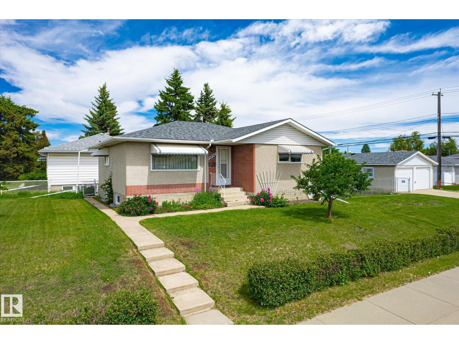 12324 133 AV NW, edmonton, Alberta