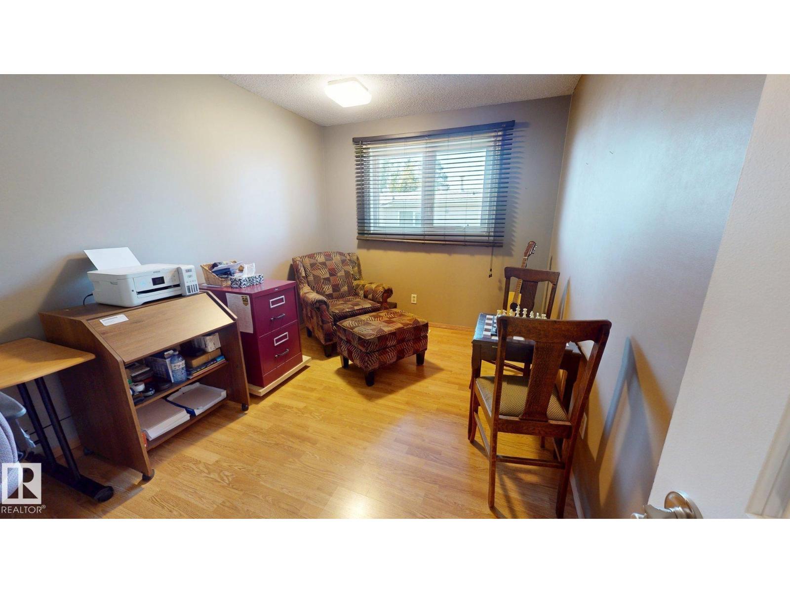 3212 73 St Nw, Edmonton, Alberta  T6K 1K1 - Photo 10 - E4494181