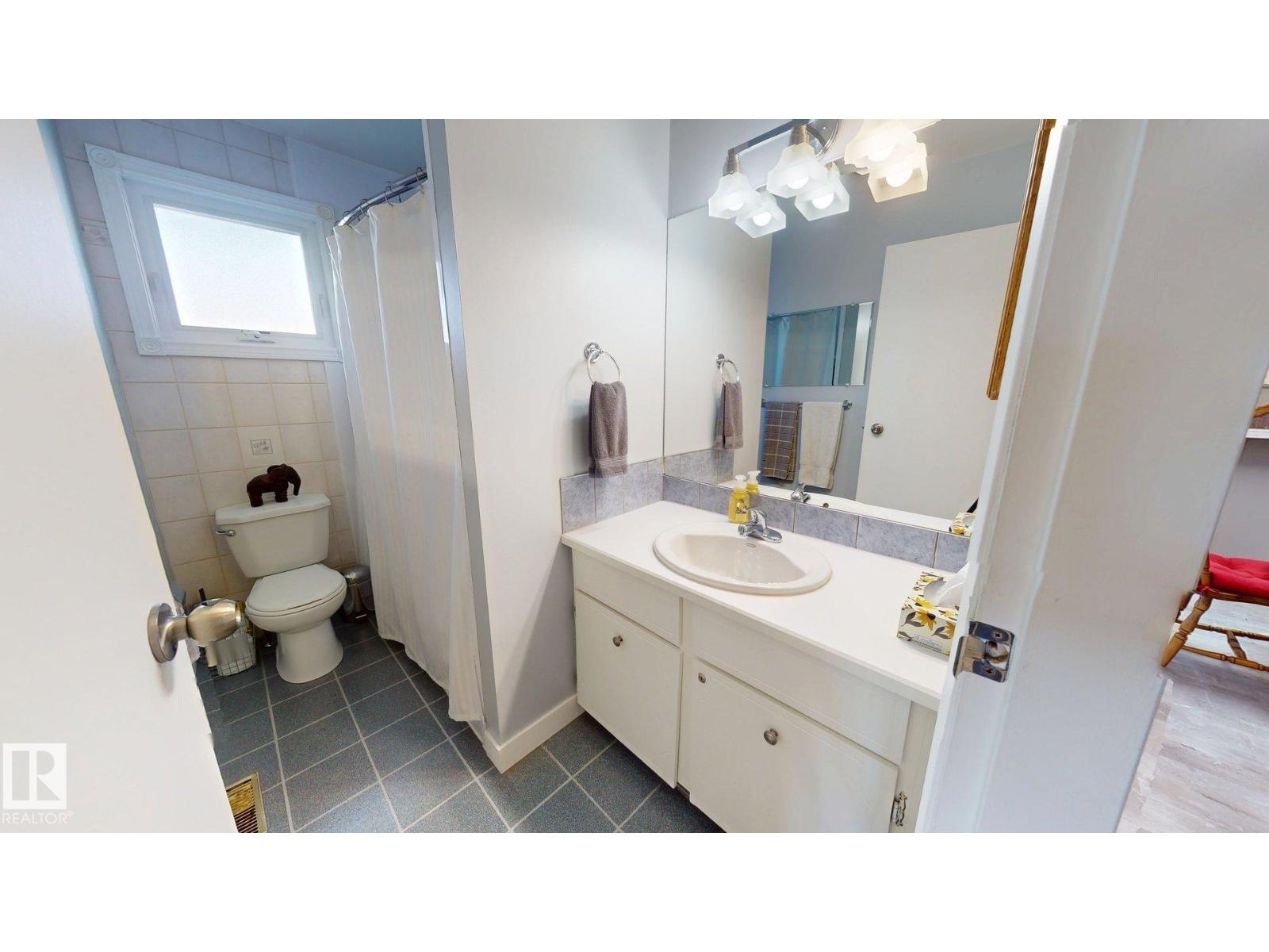 3212 73 St Nw, Edmonton, Alberta  T6K 1K1 - Photo 12 - E4494181