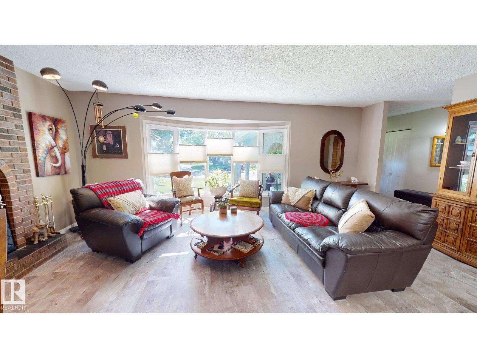 3212 73 St Nw, Edmonton, Alberta  T6K 1K1 - Photo 4 - E4494181