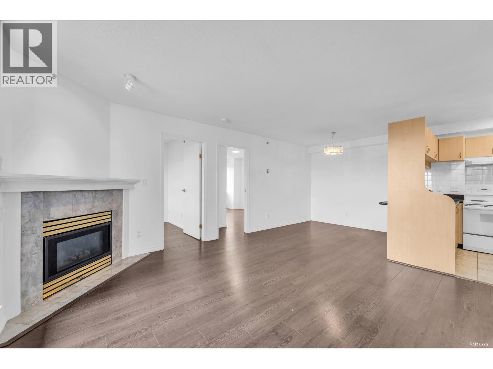 1106 6611 Cooney Road, Richmond, British Columbia  V6Y 4C5 - Photo 2 - R3137138