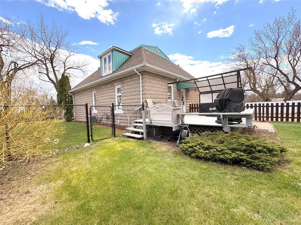 15 Souris Street, Melita, Manitoba  R0M 1L0 - Photo 32 - 202610346