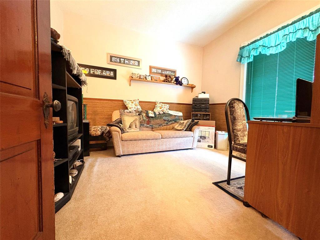 15 Souris Street, Melita, Manitoba  R0M 1L0 - Photo 8 - 202610346