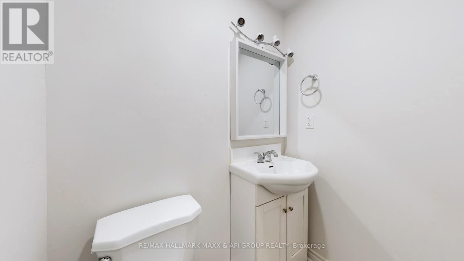 719 Shanahan Boulevard, Newmarket, Ontario  L3X 1P8 - Photo 12 - N13458460