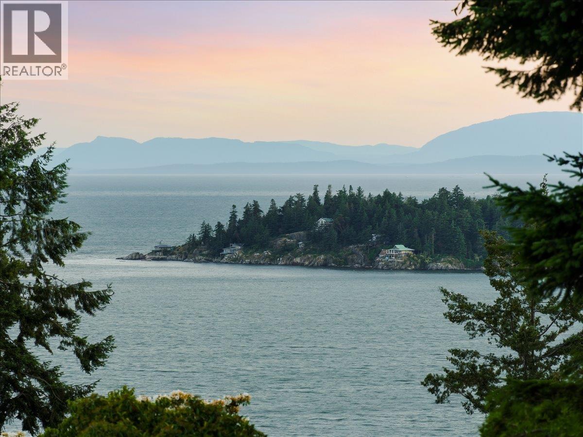 6210 Overstone Drive, West Vancouver, British Columbia  V7W 1X5 - Photo 8 - R3136709