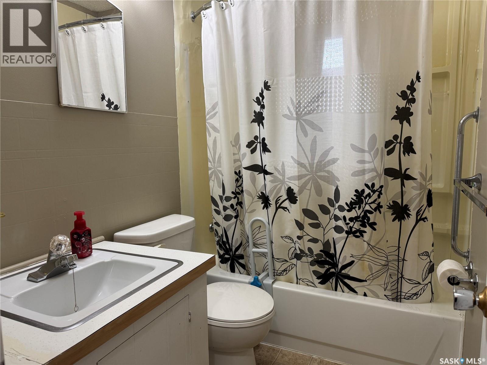 143 Broadway Street, Foam Lake, Saskatchewan  S0A 1A0 - Photo 11 - SK039690