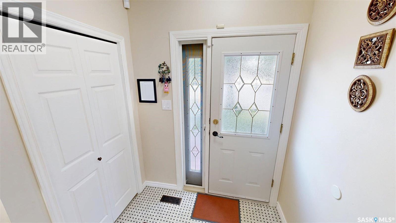 55 Noonan Road, Regina, Saskatchewan  S4V 0J5 - Photo 2 - SK039613