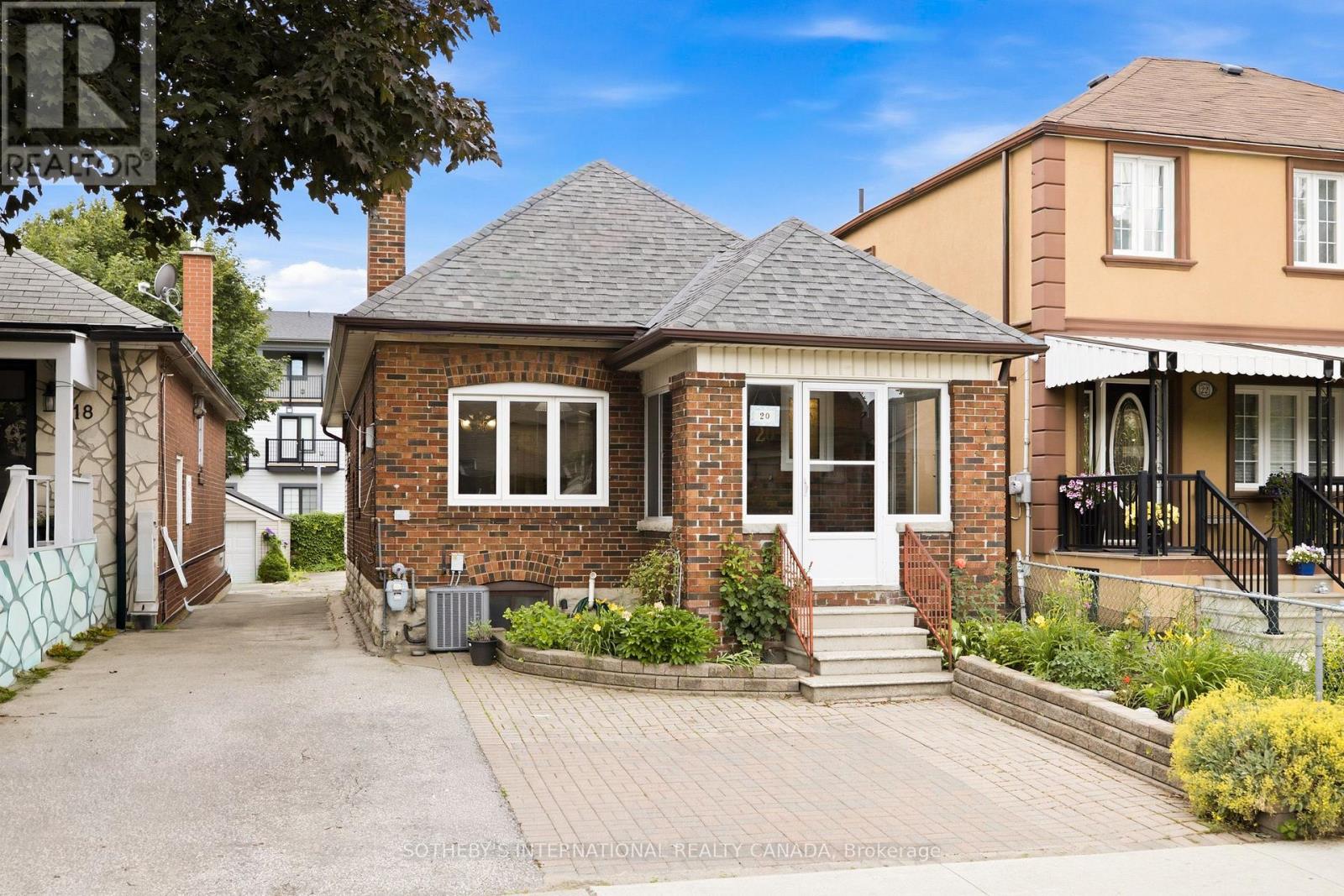 20 BICKNELL AVENUE, Toronto, Ontario