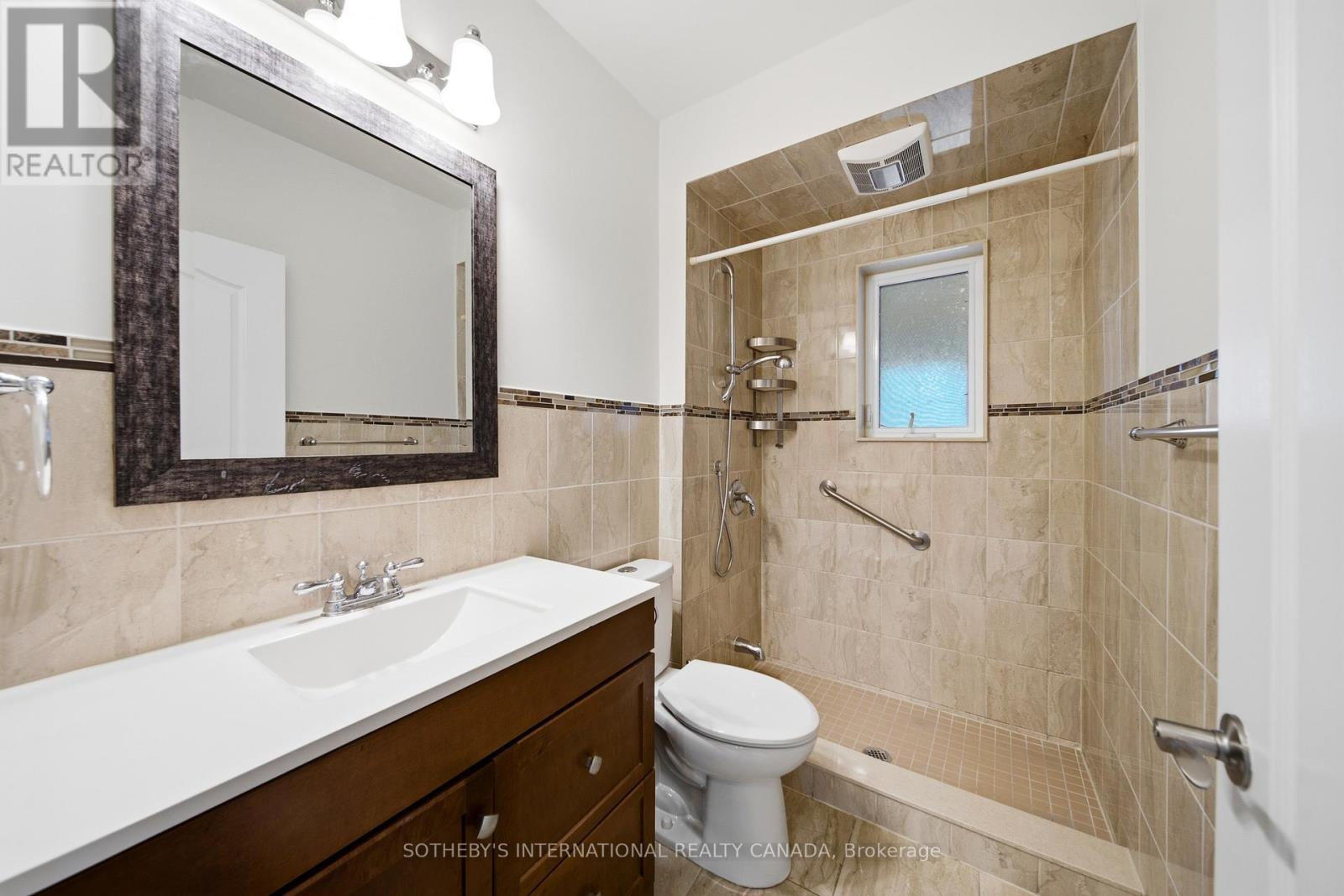 20 Bicknell Avenue, Toronto, Ontario  M6M 4G3 - Photo 12 - W13458382