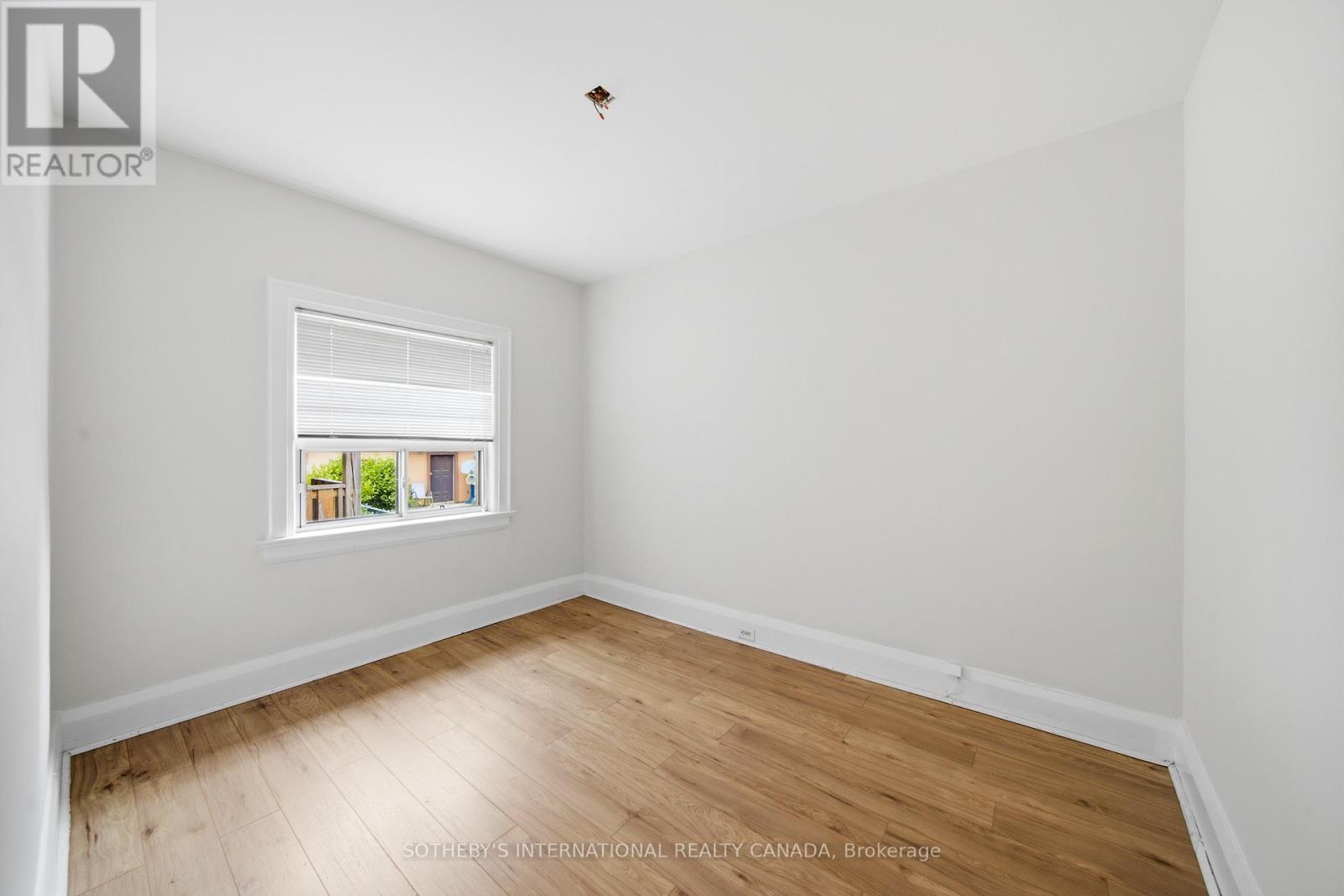 20 Bicknell Avenue, Toronto, Ontario  M6M 4G3 - Photo 15 - W13458382