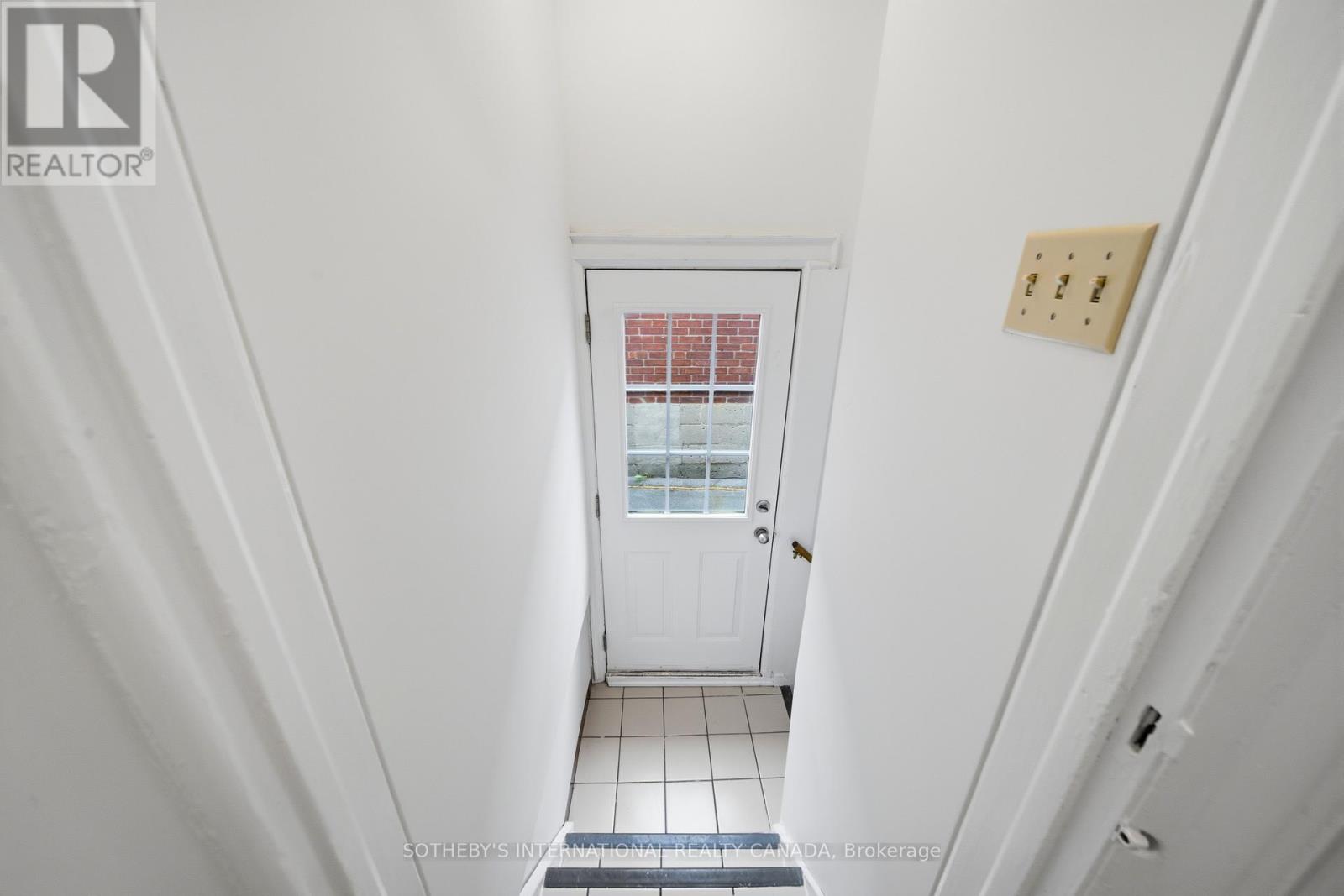 20 Bicknell Avenue, Toronto, Ontario  M6M 4G3 - Photo 24 - W13458382